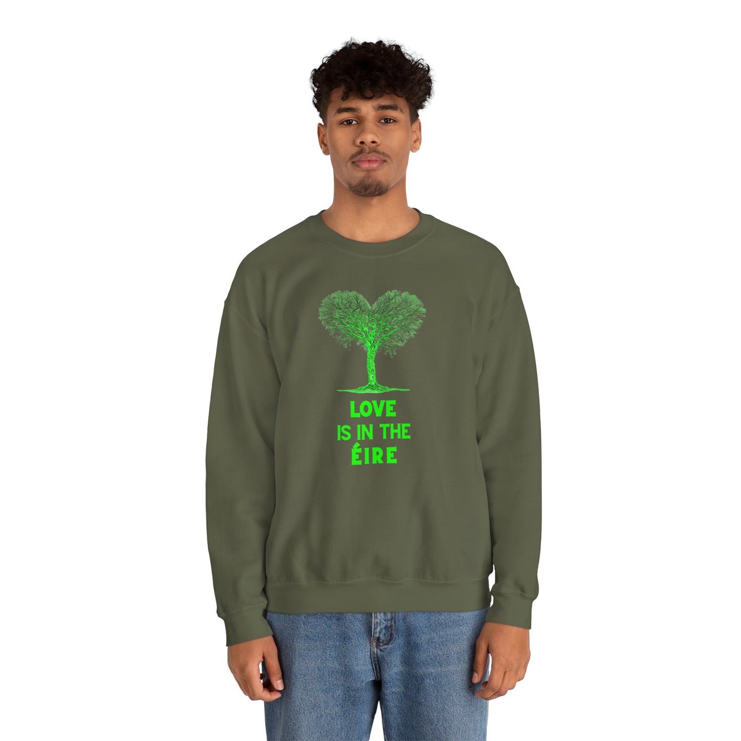 LOVE IS IN THE ÉIRE Unisex Heavy Blend™ Crewneck Sweatshirt