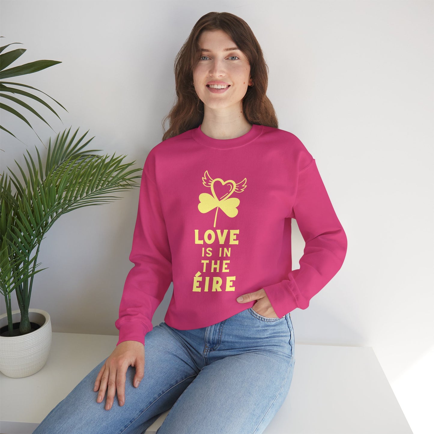 CROÍ HUGGER Unisex Heavy Blend™ Crewneck Sweatshirt