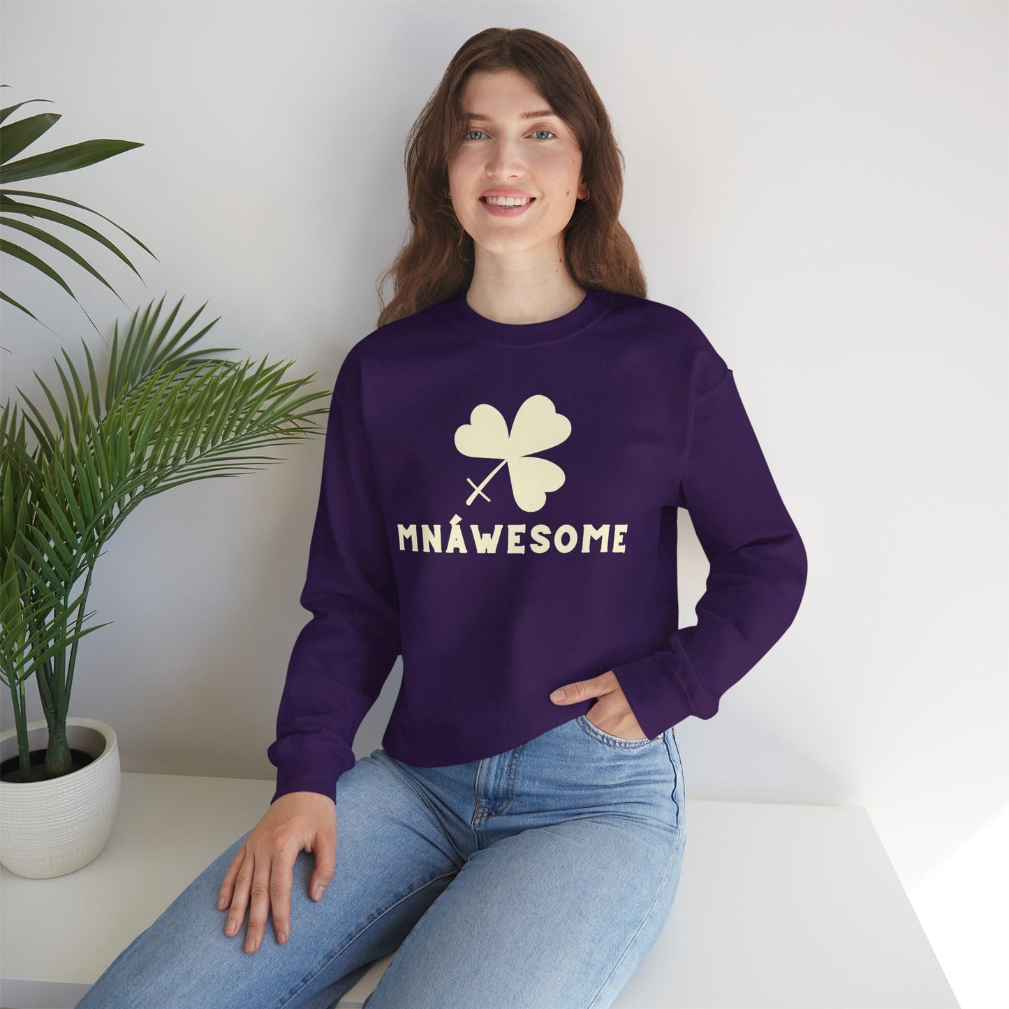 MNÁWESOME Unisex Heavy Blend Crewneck Sweatshirt