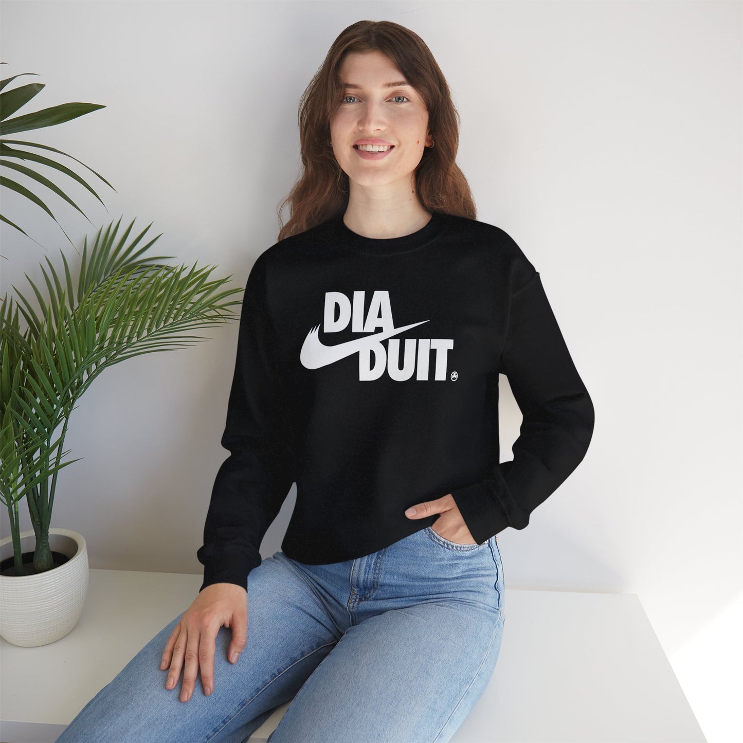 DIA DUIT Unisex Heavy Blend™ Crewneck Sweatshirt