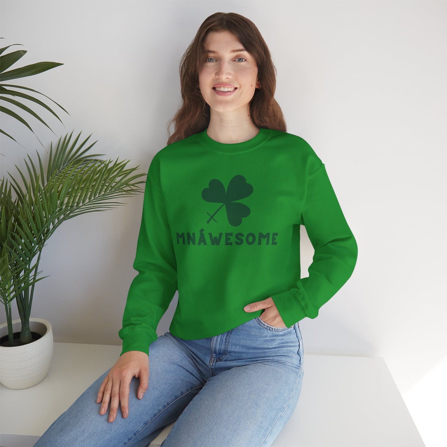 MNÁWESOME Unisex Heavy Blend Crewneck Sweatshirt