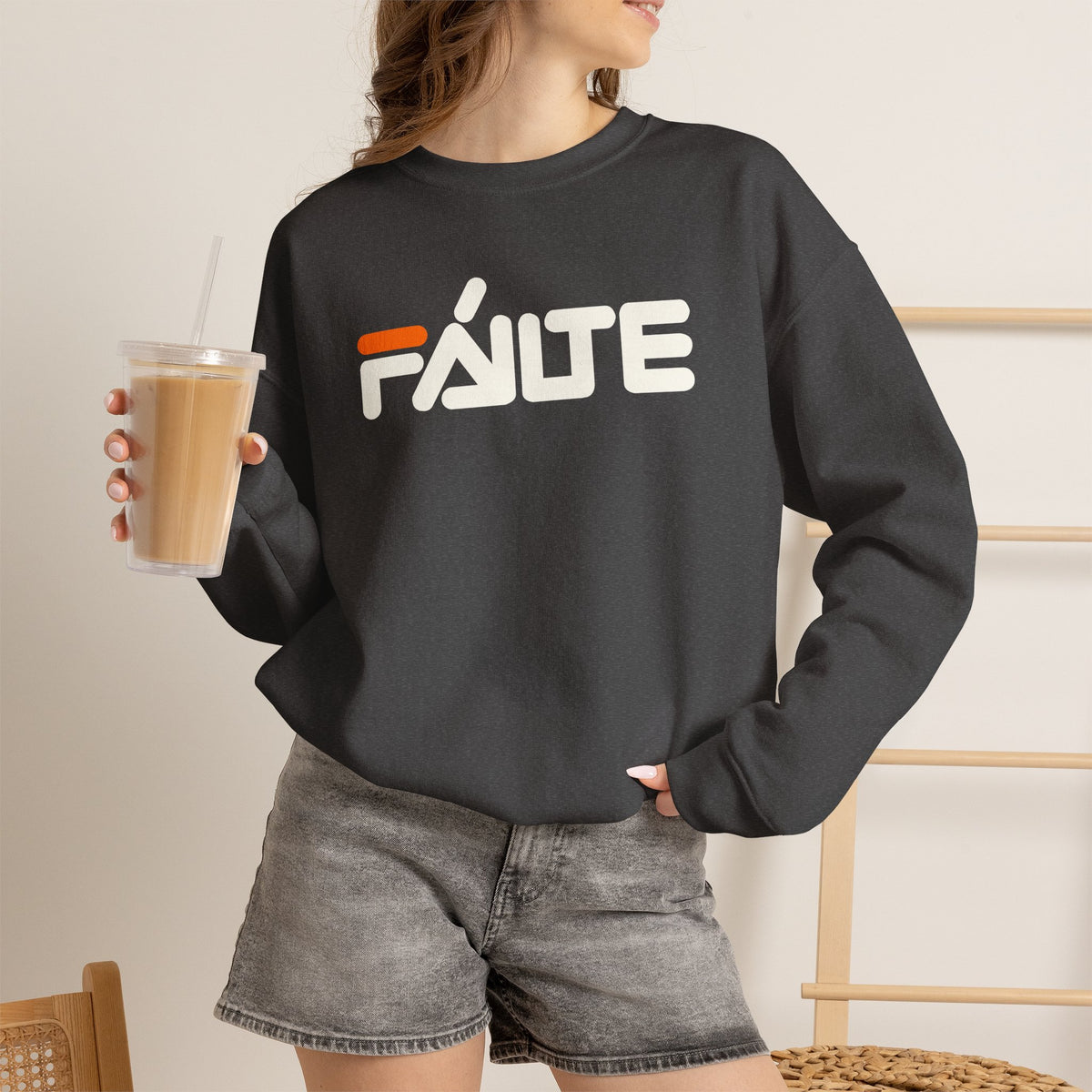 FÁILTE Unisex Heavy Blend™ Crewneck Sweatshirt