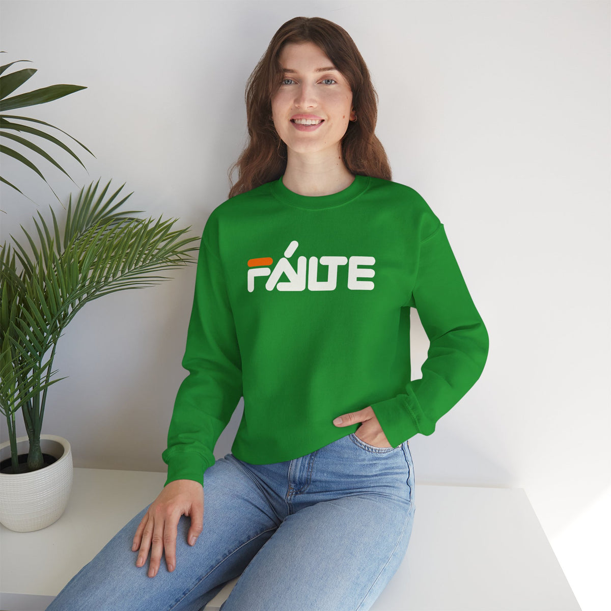 FÁILTE Unisex Heavy Blend™ Crewneck Sweatshirt