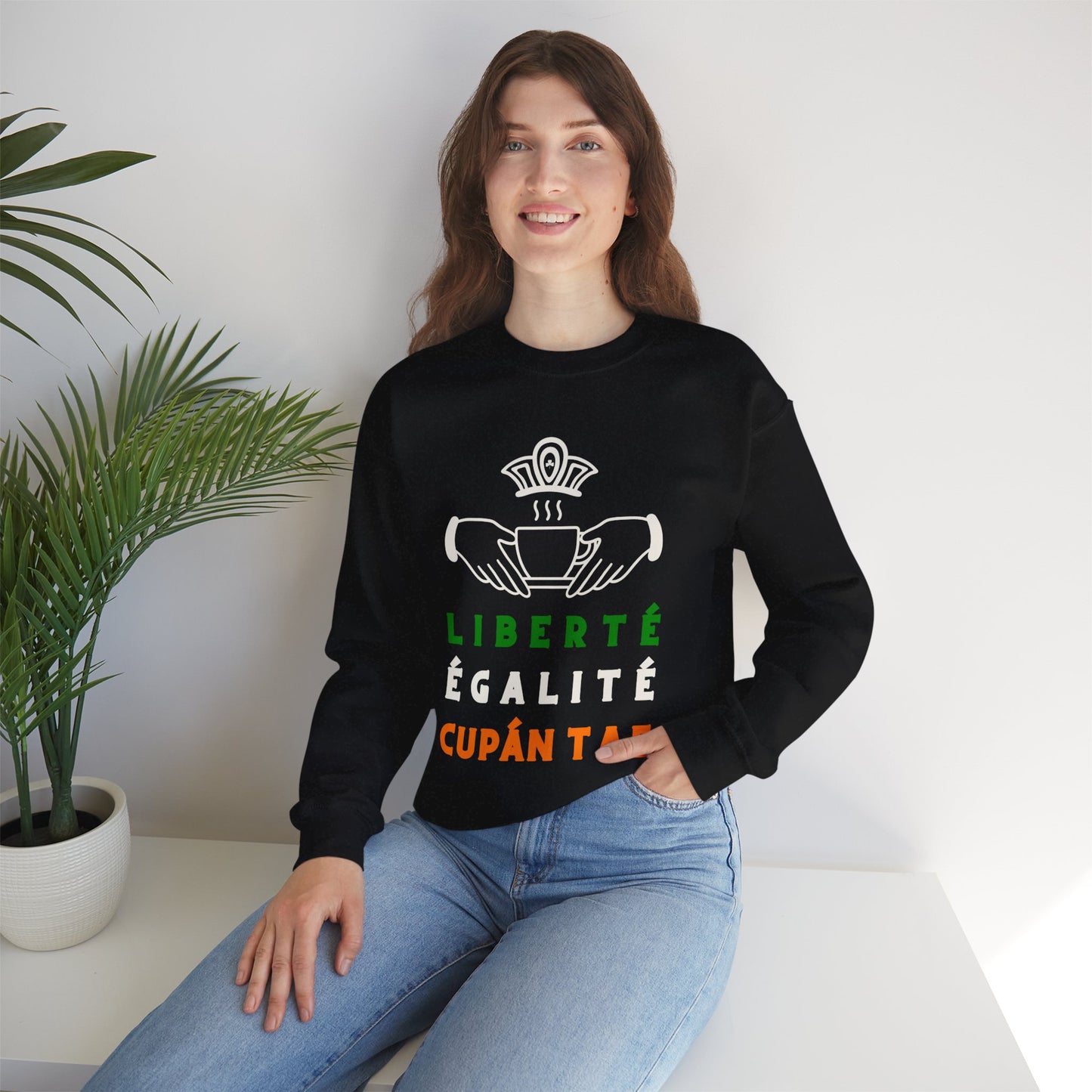LIBERTÉ ÉGALITÉ CUPÁN TAE ie Unisex Heavy Blend™ Crewneck Sweatshirt