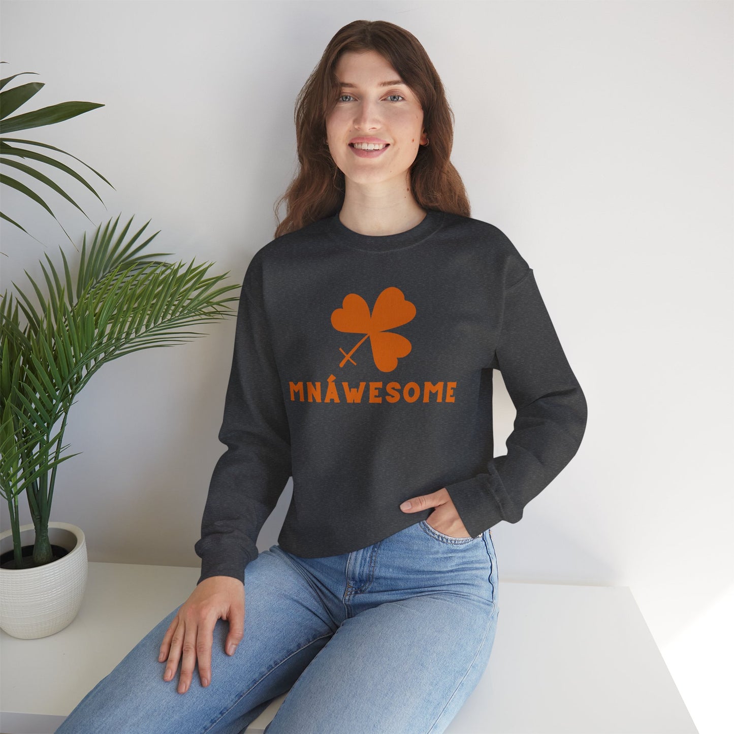 MNÁWESOME Unisex Heavy Blend Crewneck Sweatshirt