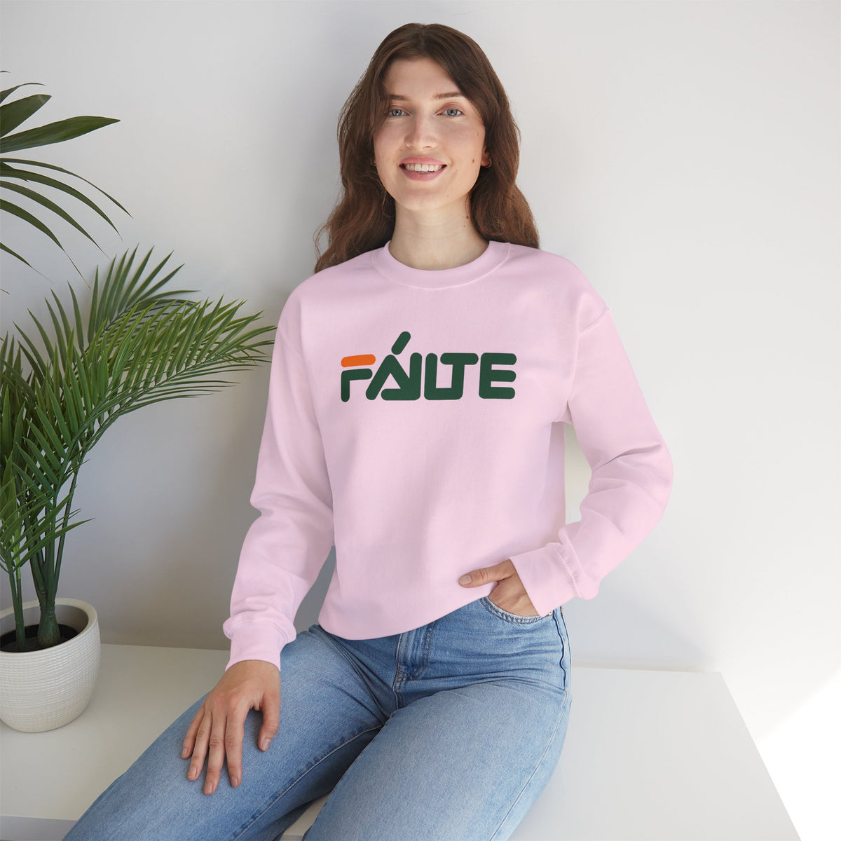FÁILTE Unisex Heavy Blend™ Crewneck Sweatshirt