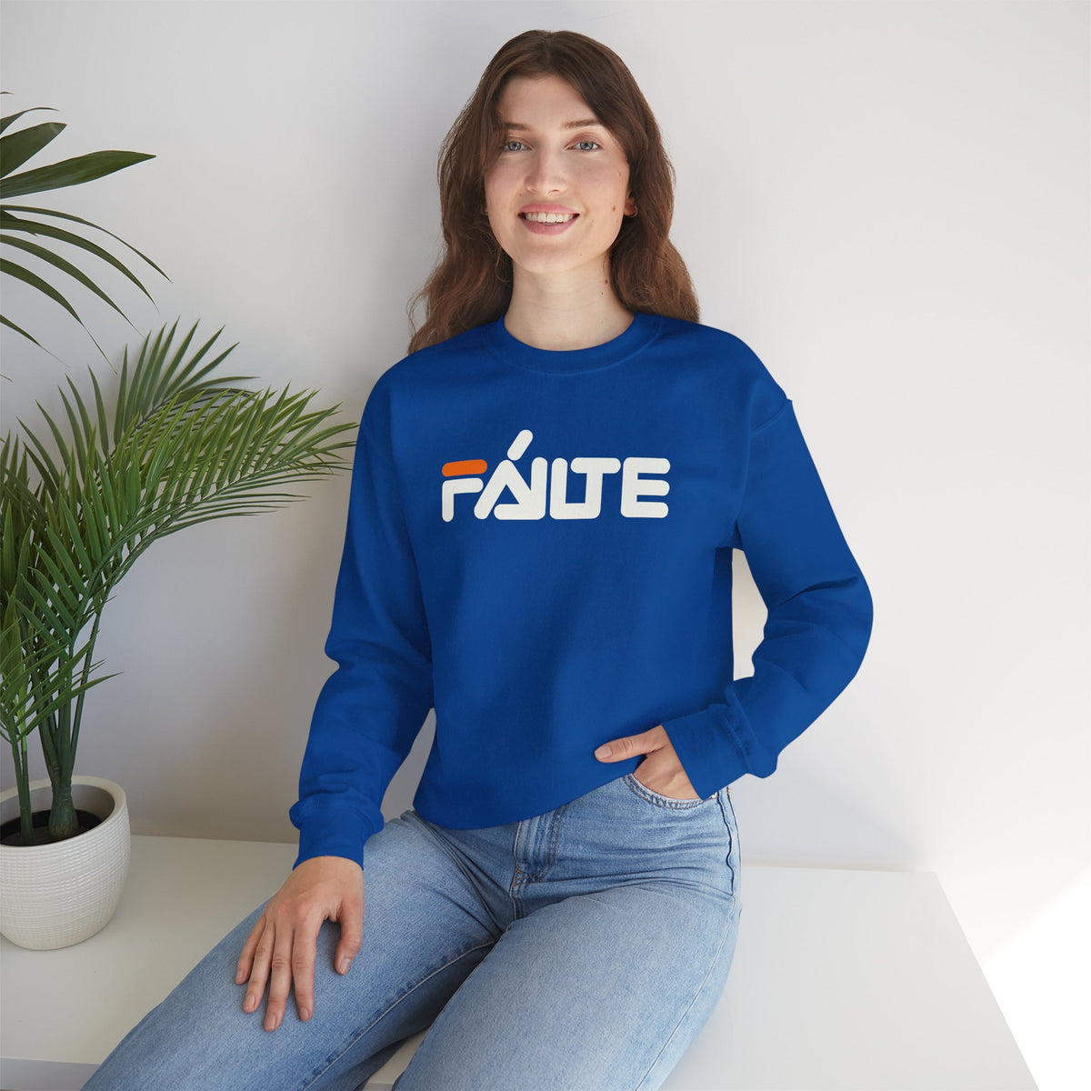 FÁILTE Unisex Heavy Blend™ Crewneck Sweatshirt