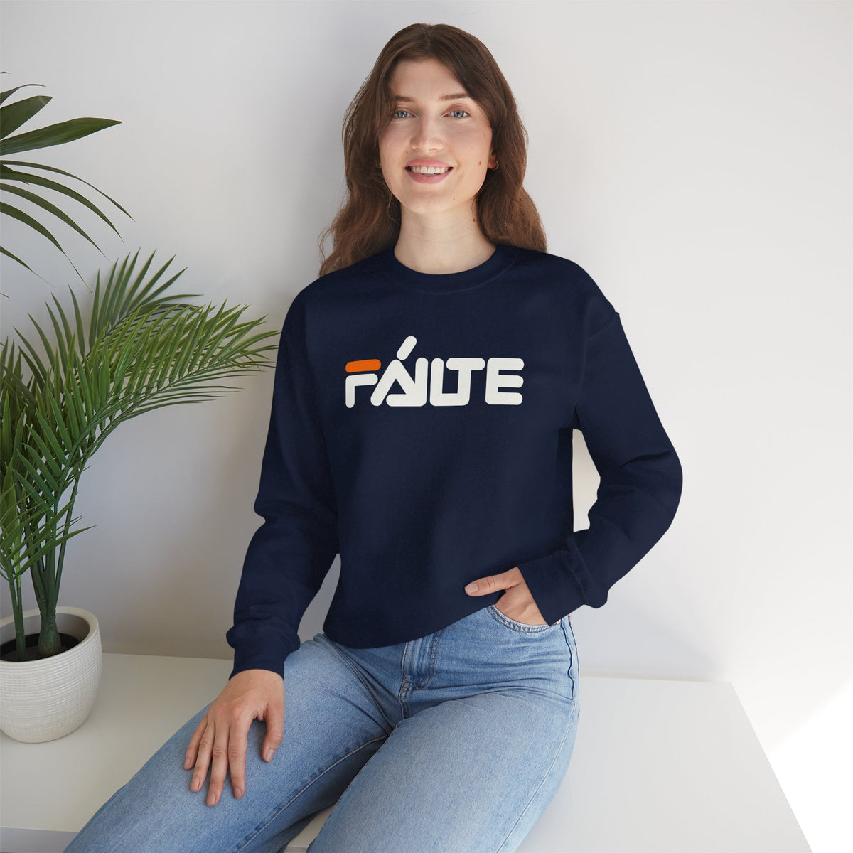 FÁILTE Unisex Heavy Blend™ Crewneck Sweatshirt