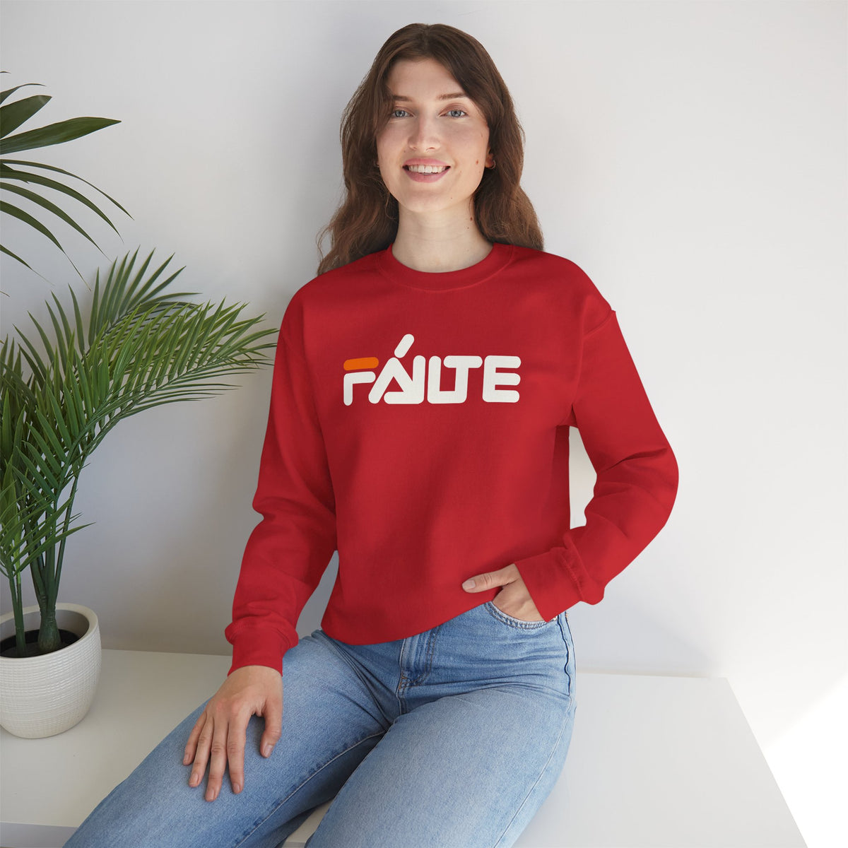 FÁILTE Unisex Heavy Blend™ Crewneck Sweatshirt