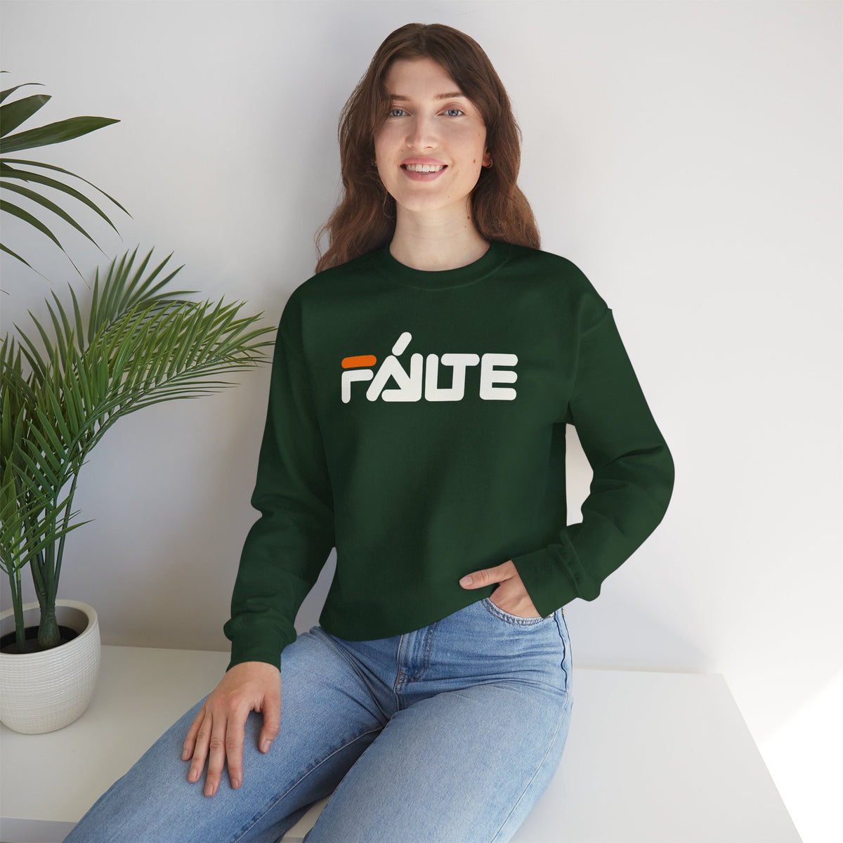 FÁILTE Unisex Heavy Blend™ Crewneck Sweatshirt