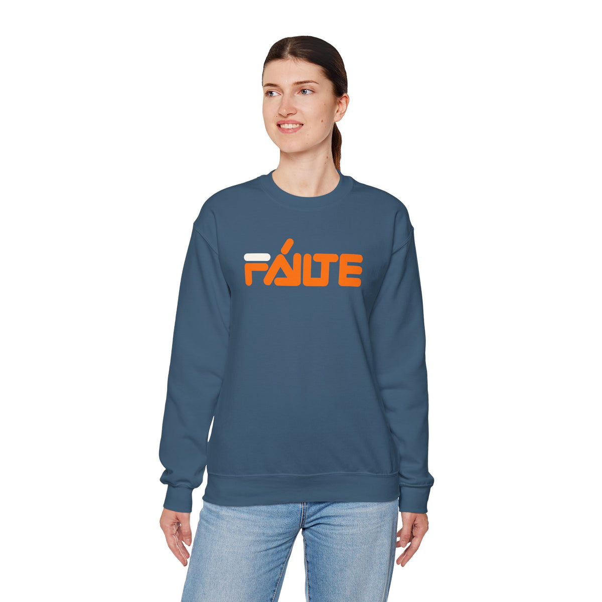 FÁILTE Unisex Heavy Blend™ Crewneck Sweatshirt