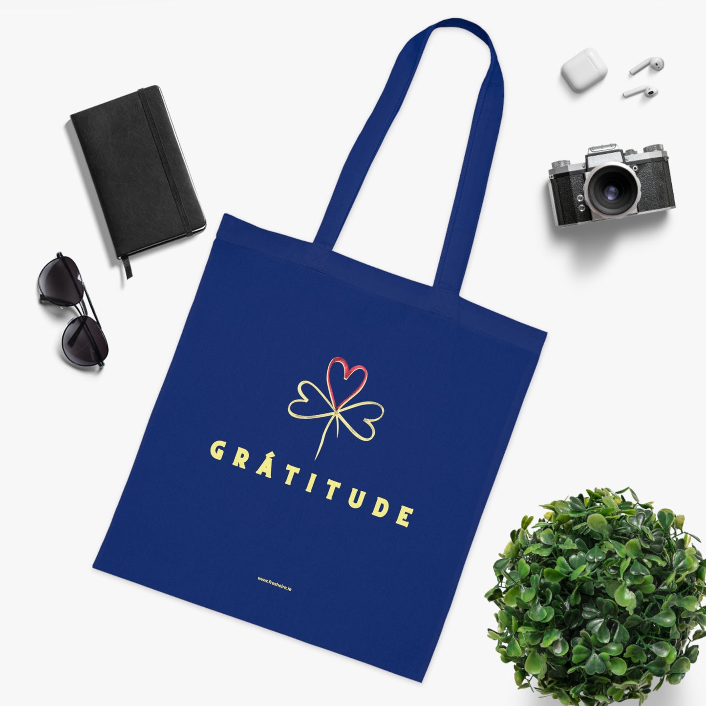 GRÁTITUDE Woven Tote Bag