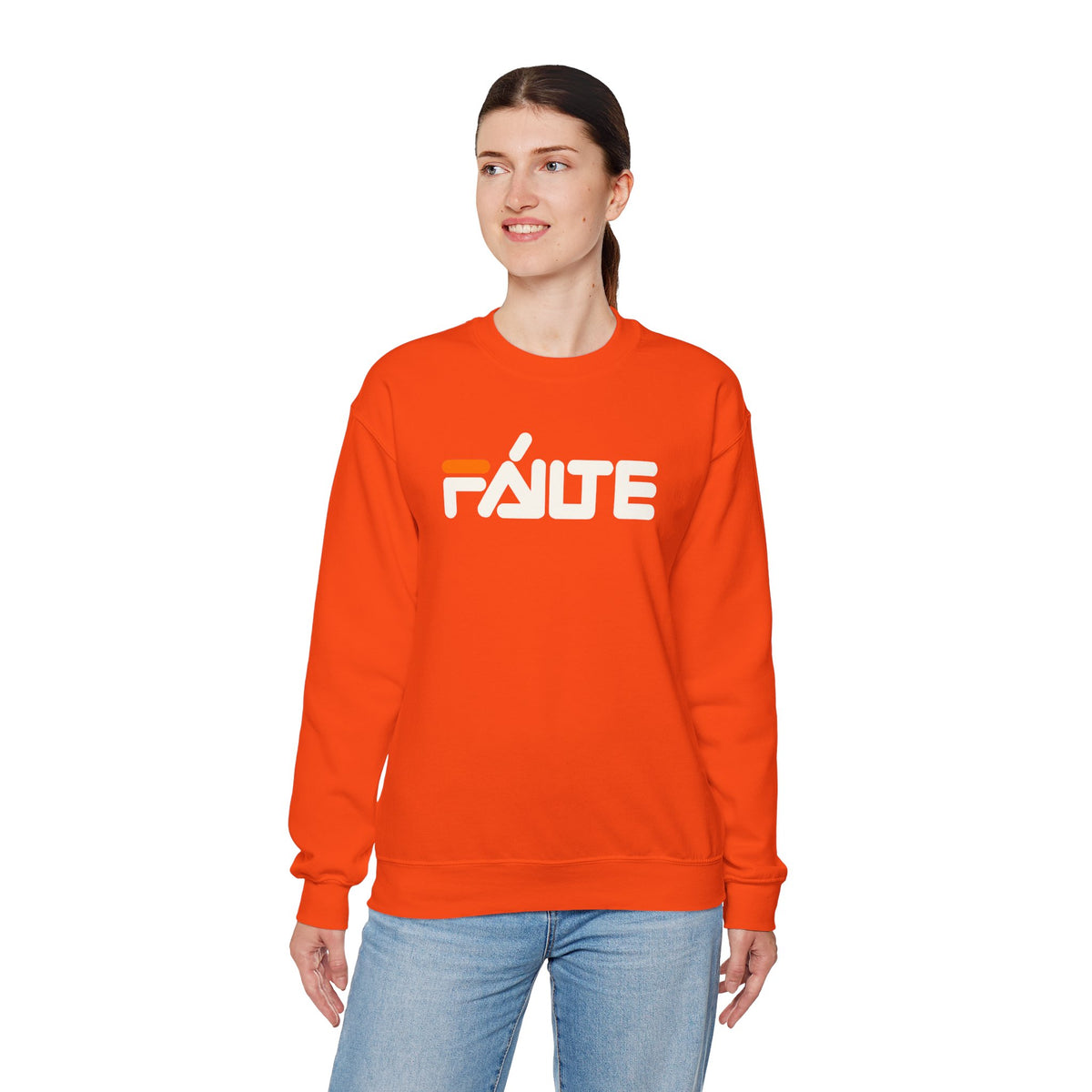 FÁILTE Unisex Heavy Blend™ Crewneck Sweatshirt