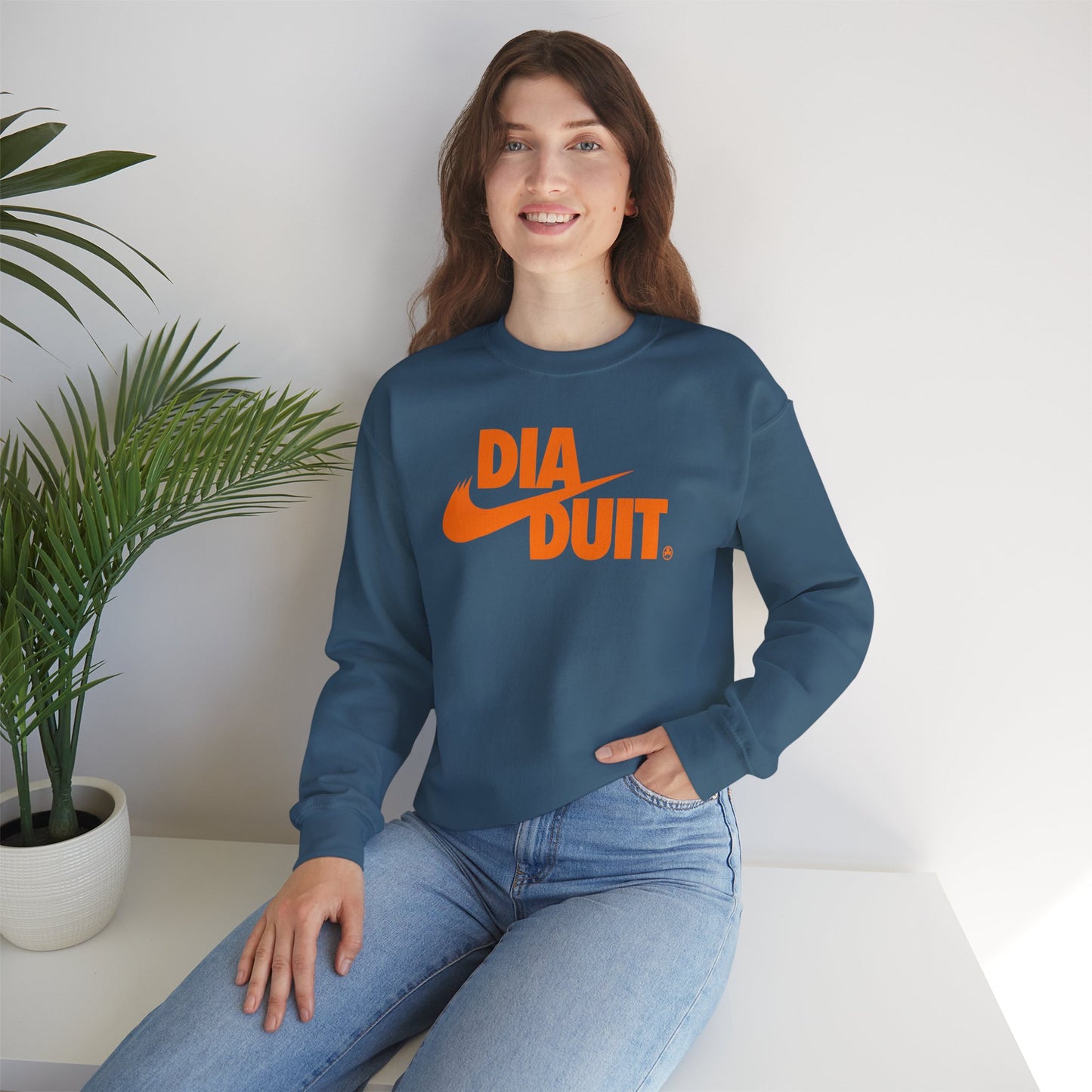 DIA DUIT Unisex Heavy Blend™ Crewneck Sweatshirt