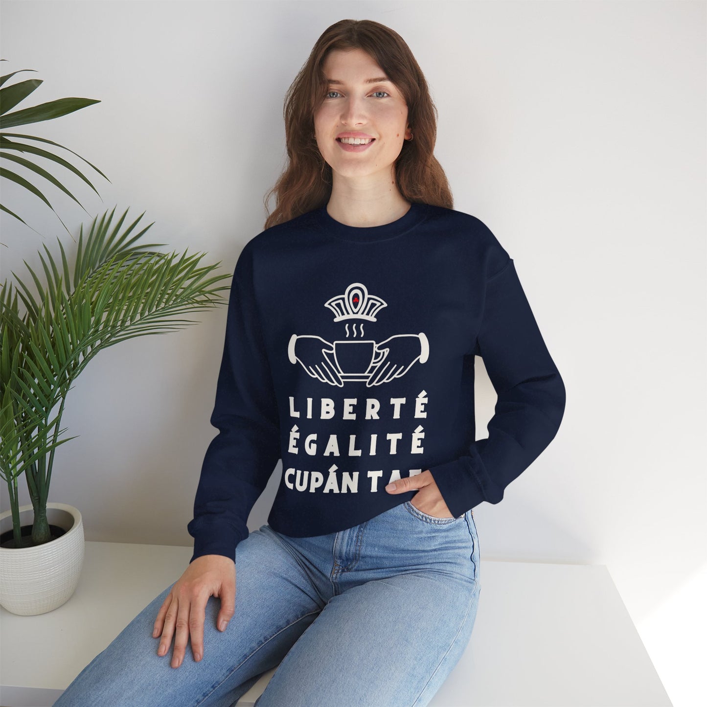 LIBERTÉ ÉGALITÉ CUPÁN TAE fr bleu Unisex Heavy Blend™ Crewneck Sweatshirt