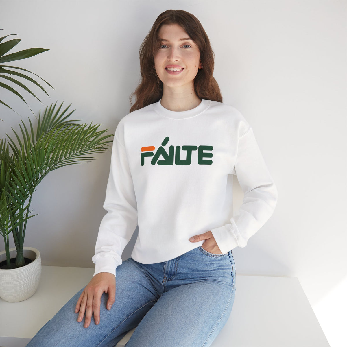 FÁILTE Unisex Heavy Blend™ Crewneck Sweatshirt