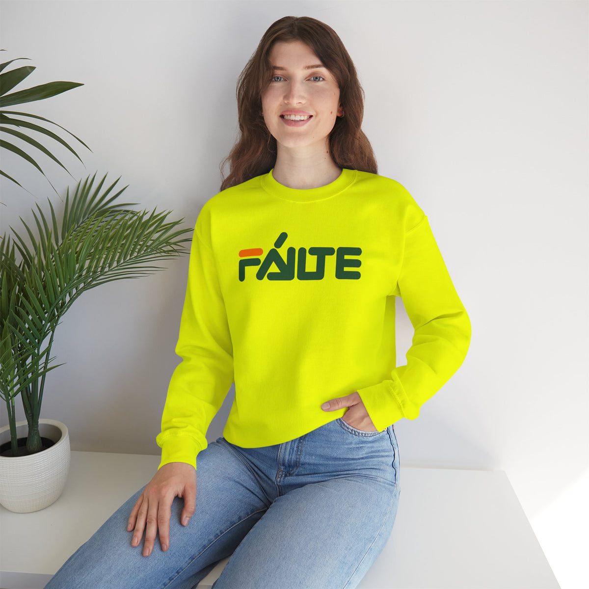 FÁILTE Unisex Heavy Blend™ Crewneck Sweatshirt