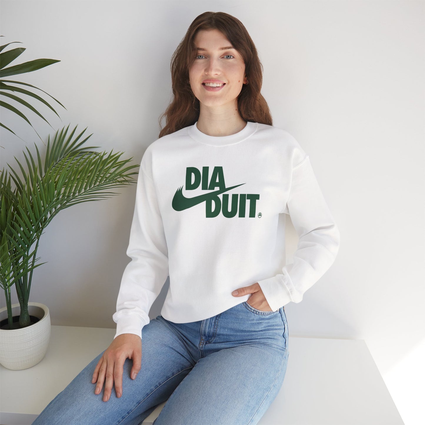 DIA DUIT Unisex Heavy Blend™ Crewneck Sweatshirt
