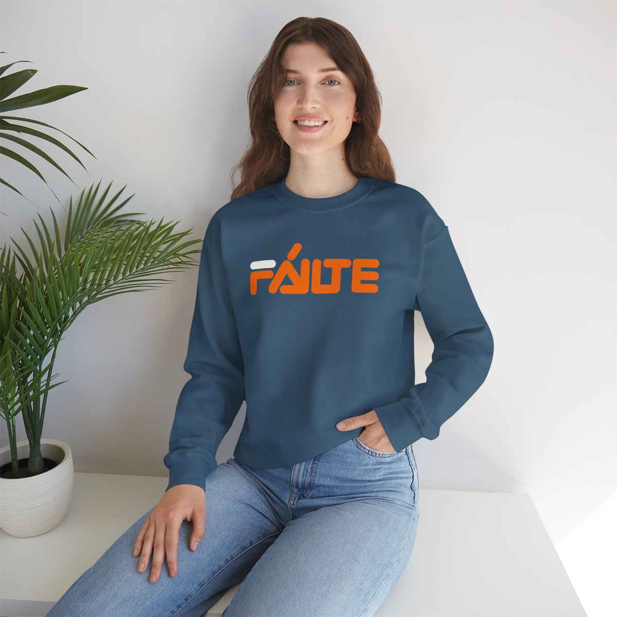 FÁILTE Unisex Heavy Blend™ Crewneck Sweatshirt