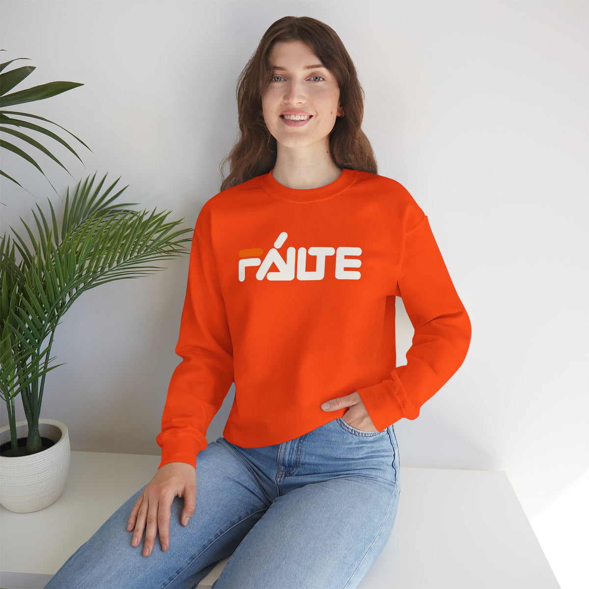 FÁILTE Unisex Heavy Blend™ Crewneck Sweatshirt