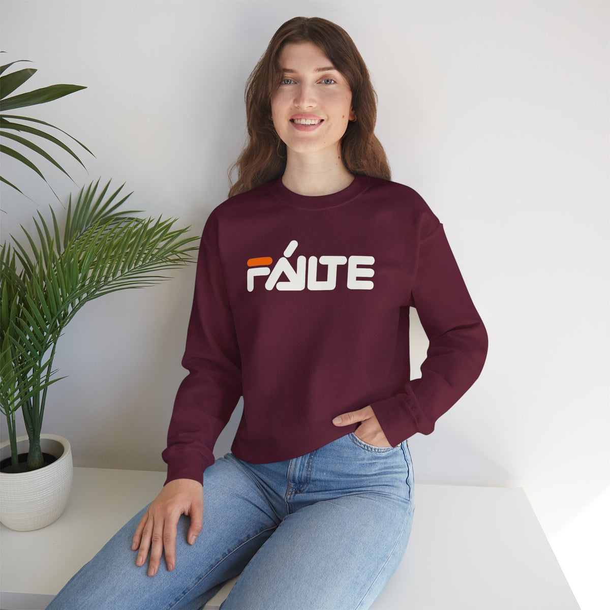 FÁILTE Unisex Heavy Blend™ Crewneck Sweatshirt